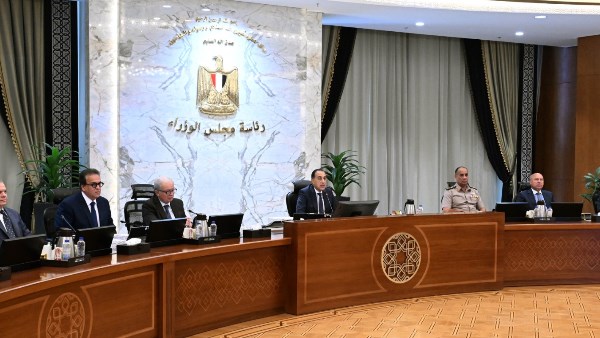 مدبولي: عمال مصر أساس تحقيق النمو الاقتصادي