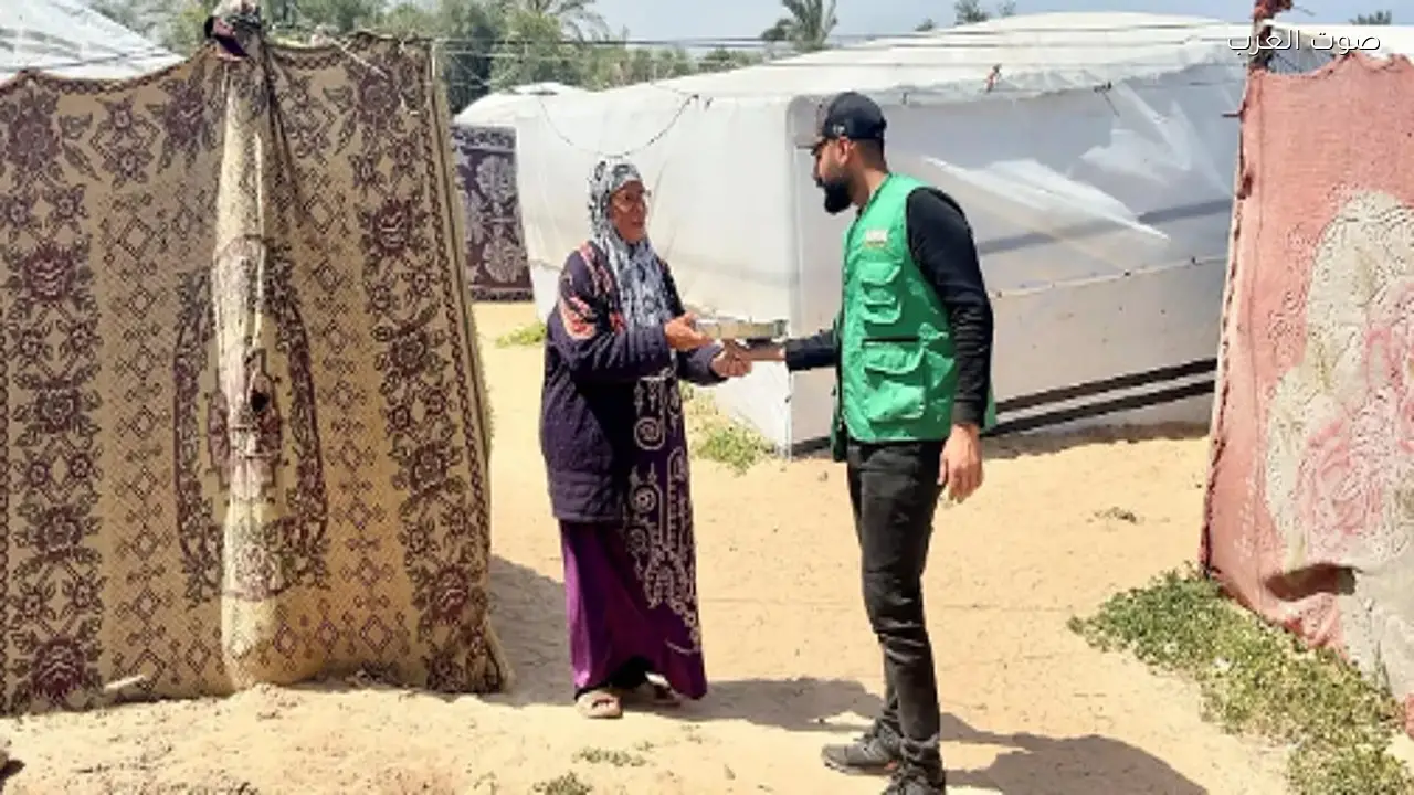 مركز الملك سلمان يوزع 24,750 وجبة غذائية في غزة