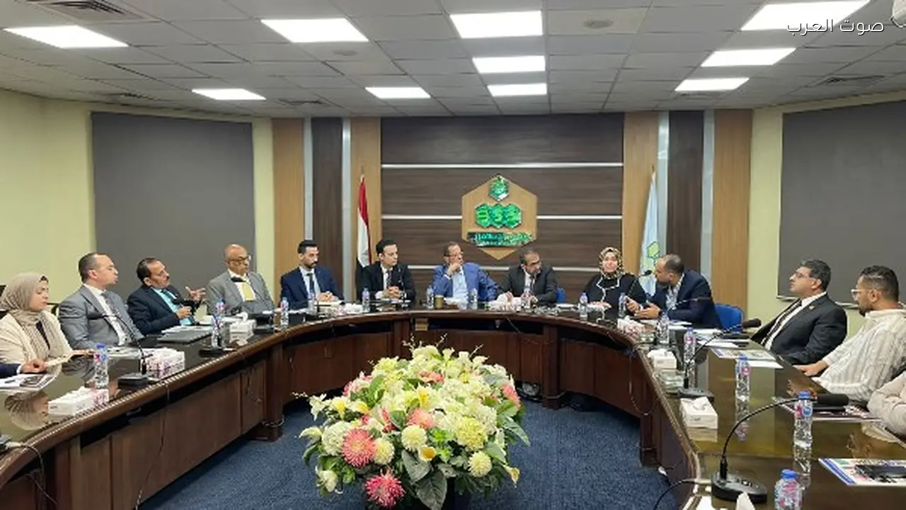 مستثمرو العاشر يبحثون تفعيل مبادرة “ابدأ” مع اتحاد المستثمرين