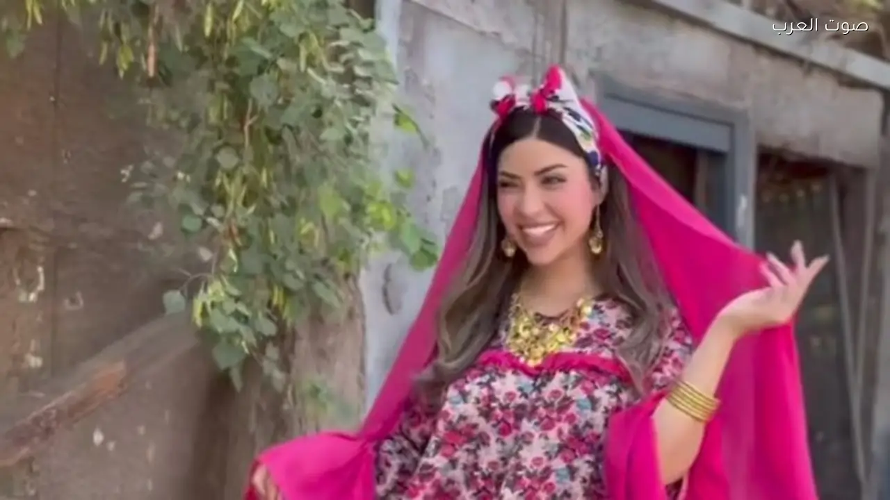 ميرنا جميل تتألق بجلابية فلاحي في ظهور مميز