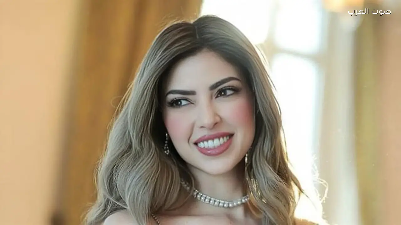 ميرنا جميل تتألق بفستان نبيتي من كواليس مسلسل اللعبة في جزئه الخامس