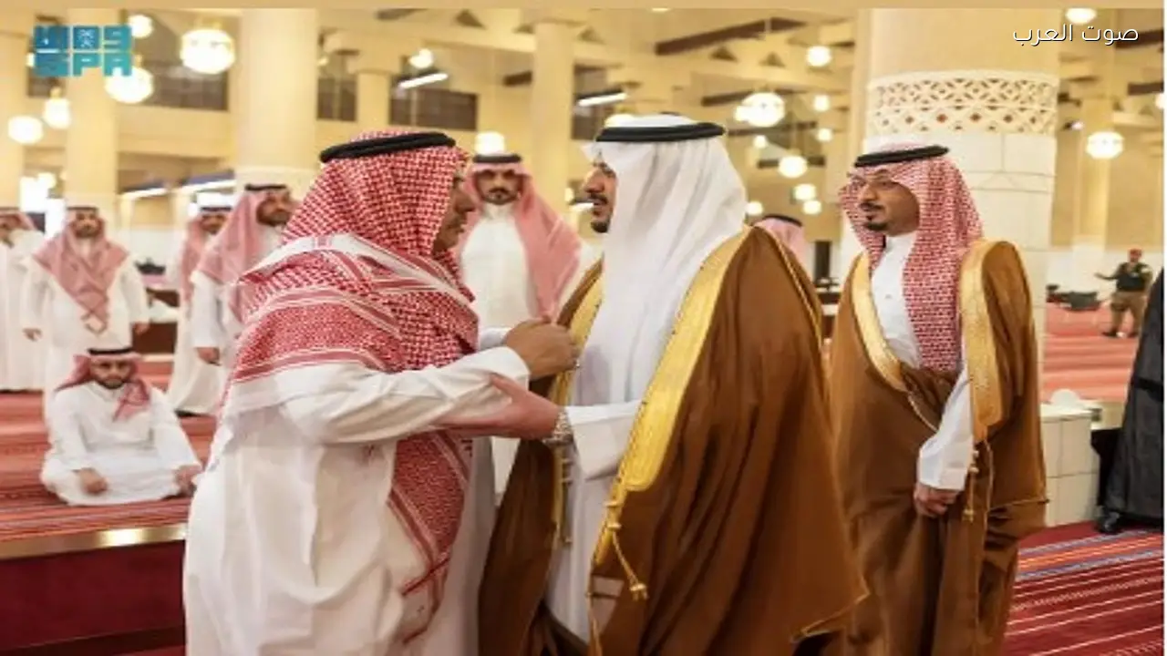 نائب أمير الرياض يؤدي صلاة الجنازة على الأميرة فوزية بنت سعود بن هذلول