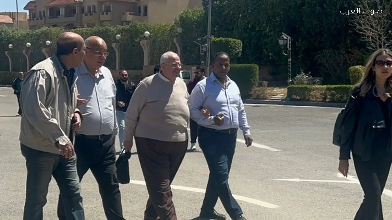 نجوم الفن ينعون مدير التصوير عبد الحميد التوني في مسجد الشرطة