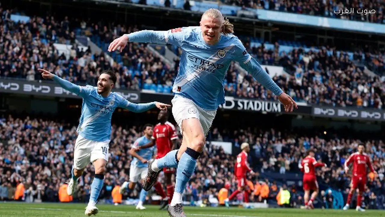 هالاند يسجل ثنائية لمان سيتي في الشوط الأول ضد ليفربول