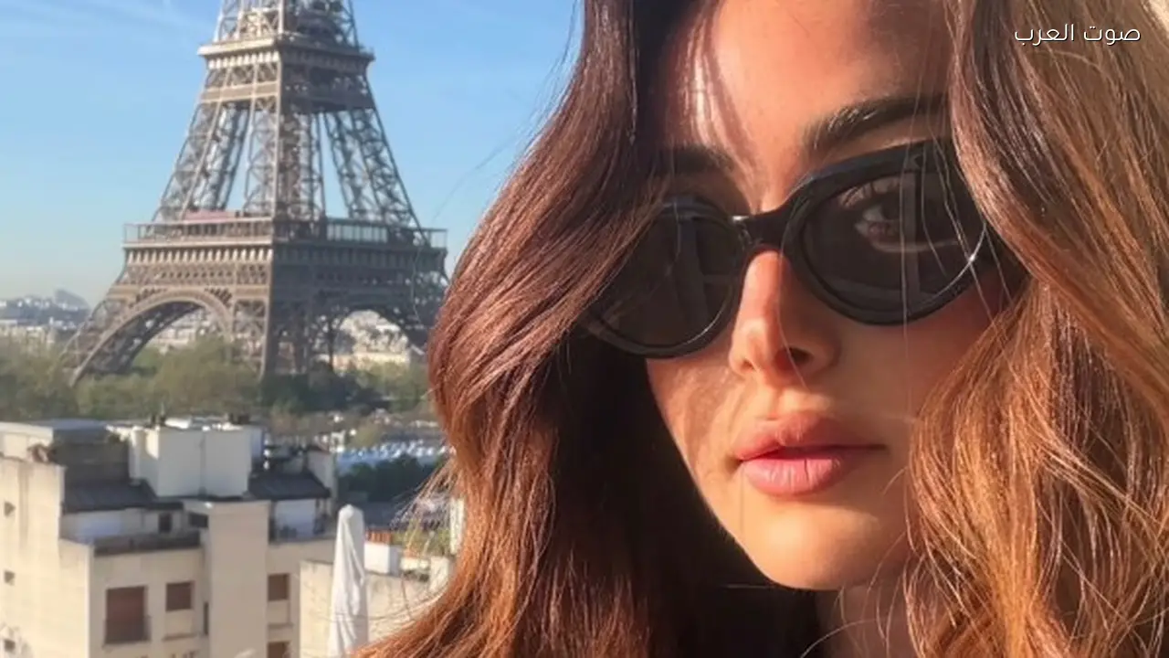 هنا الزاهد تتألق بإطلالة مميزة من باريس