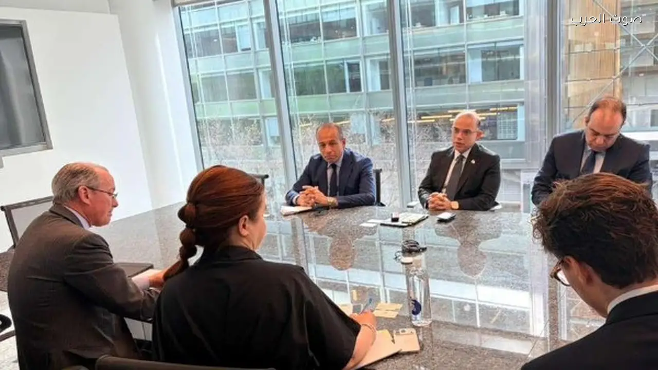 وزير الاستثمار يبحث إنشاء مختبر لتكنولوجيا التجارة في واشنطن