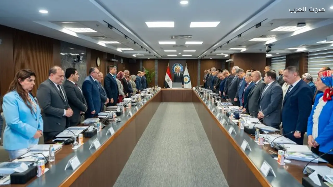 وزير البترول يكرم ذكرى شهيد “بتروجت” بدقيقة حداد