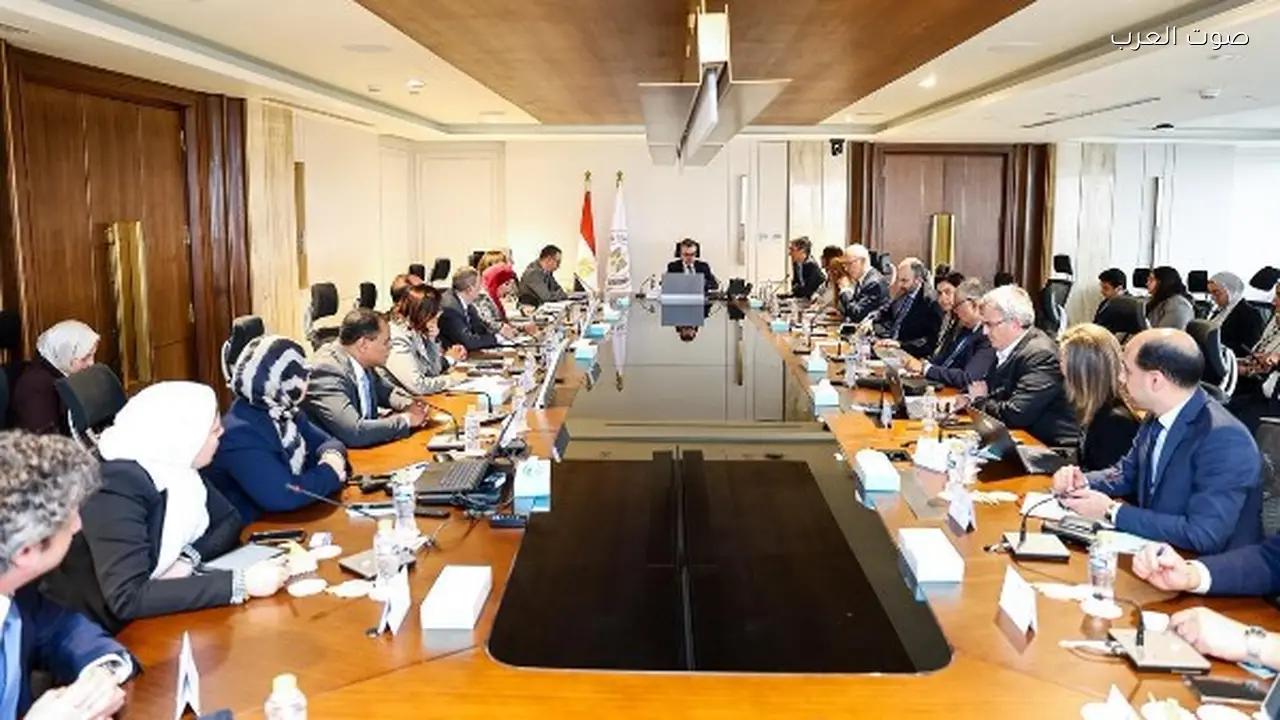 وزير التخطيط يناقش مع البنك الدولي تعزيز كفاءة الاستثمارات