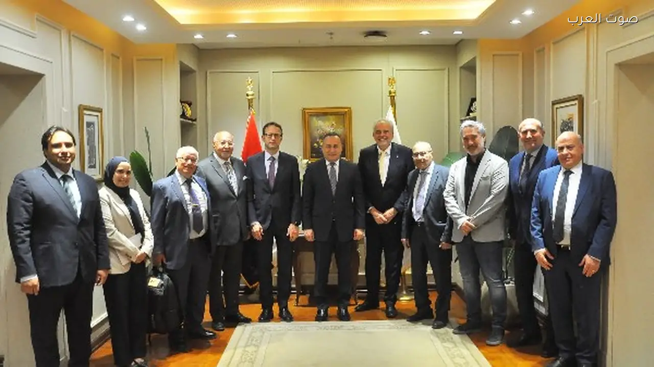 وزير التعليم العالي يناقش تعزيز التعاون مع سفير إسبانيا وجامعة برشلونة