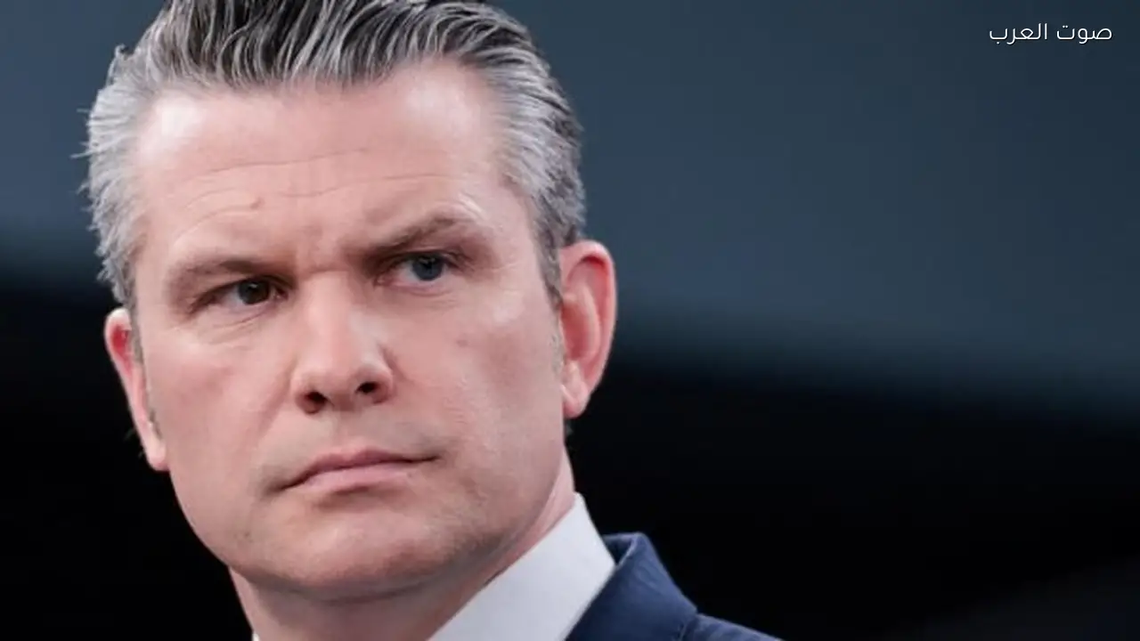 وزير الحرب الأمريكي يكرر تهديد ترامب بإعادة إيران إلى العصر الحجري