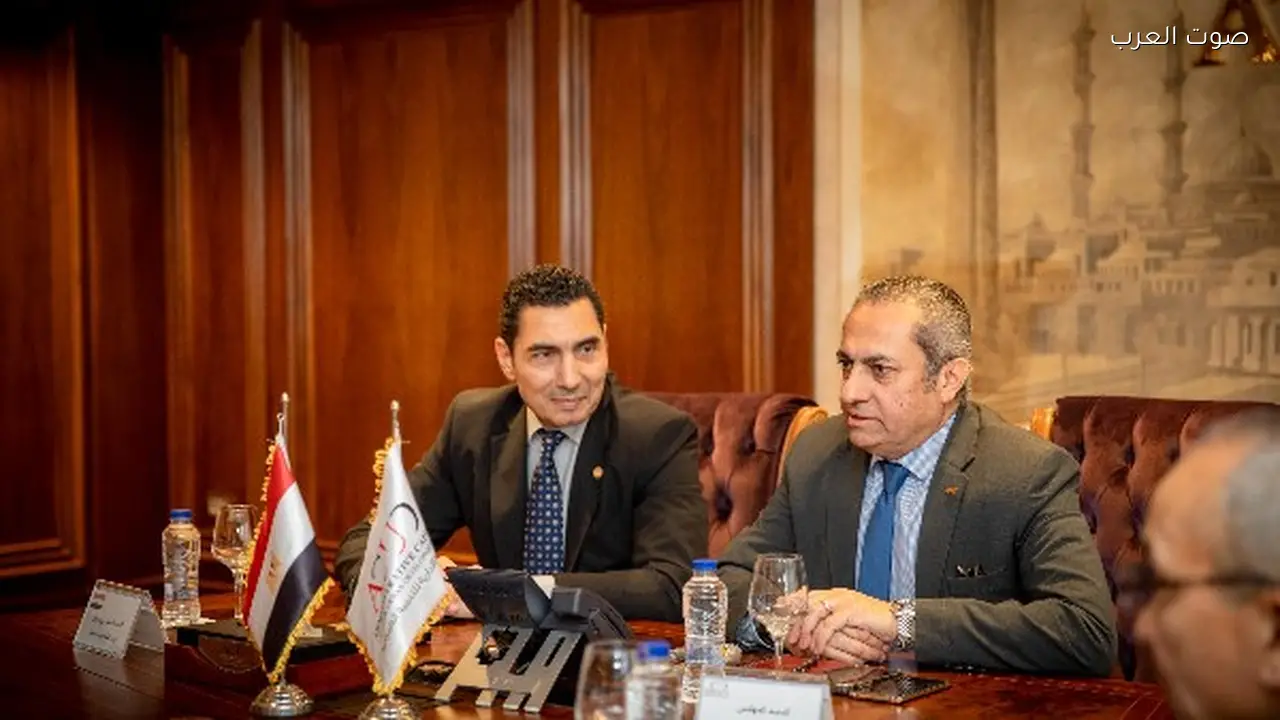 وزير الشباب والرياضة يجتمع برئيس شركة العاصمة الإدارية لتعزيز التعاون