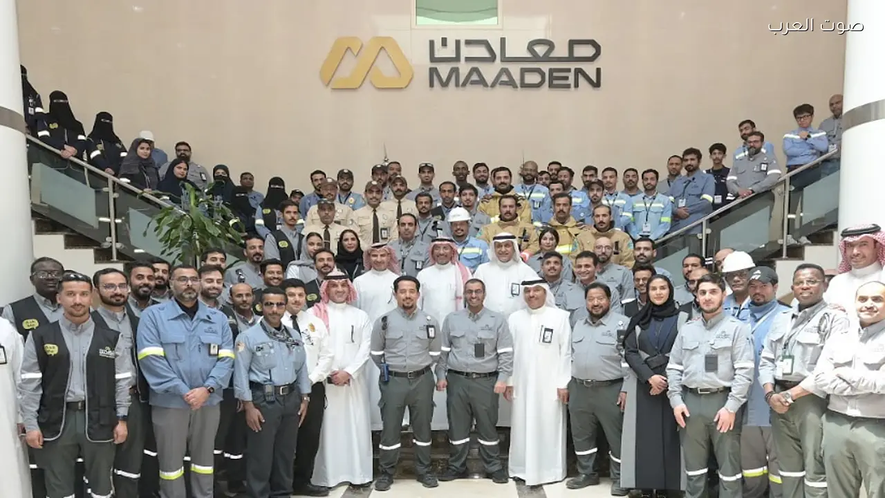 وزير الصناعة يتفقد ميناء رأس الخير ومنشآت معادن