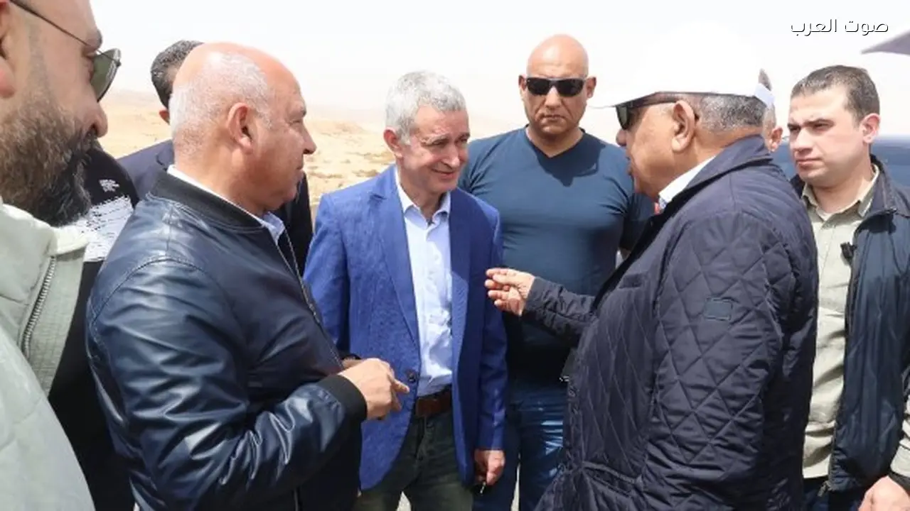 وزيرا النقل والكهرباء يزوران جبل الجلالة لمشروعات الطاقة