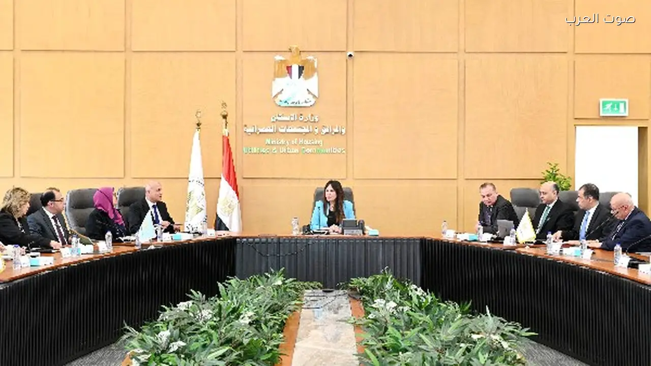 وزيرة الإسكان تؤكد الالتزام بمواعيد انتهاء المشروعات