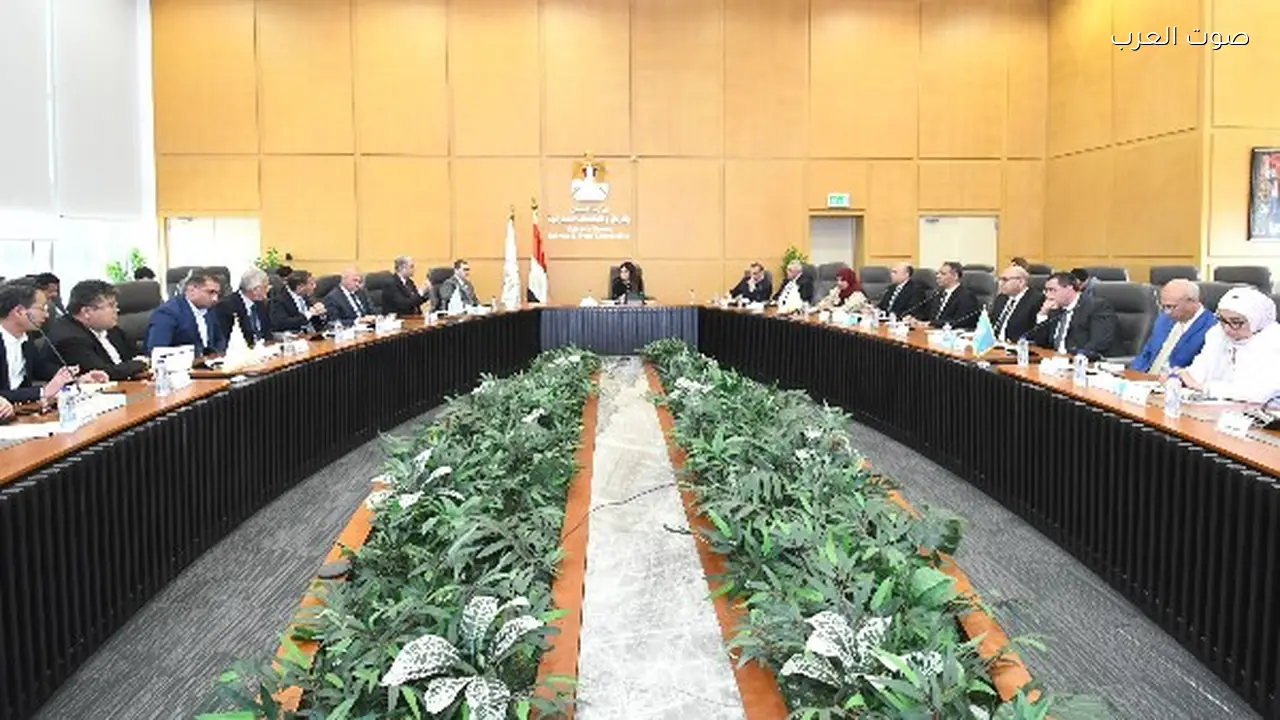 وزيرة الإسكان تتابع آخر مستجدات منطقة الأعمال المركزية بالعاصمة الجديدة