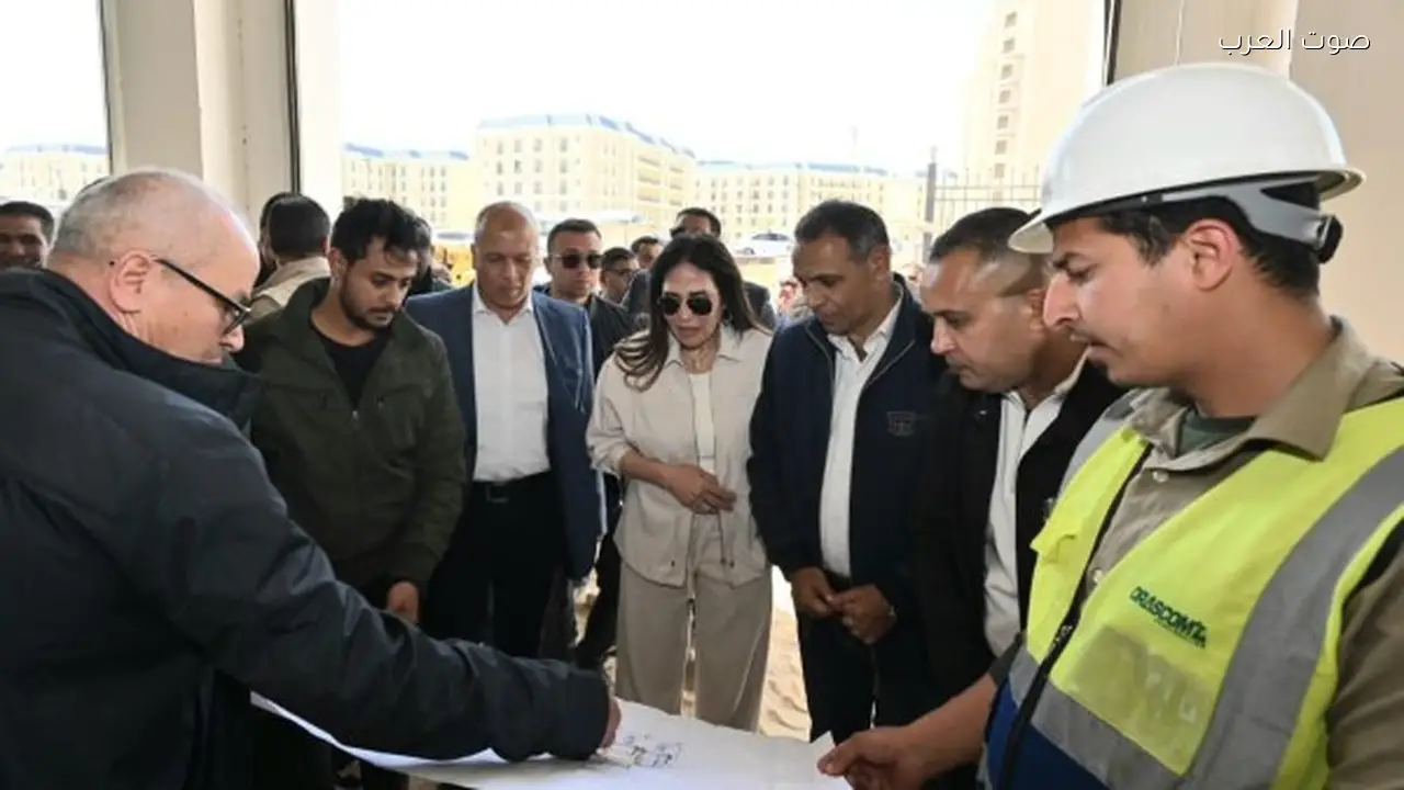 وزيرة الإسكان تزور الحي اللاتيني ومركز المعارض في العلمين الجديدة