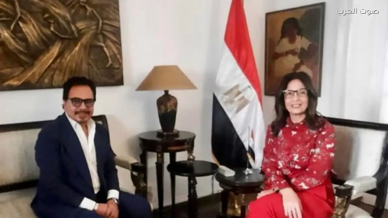 وزيرة الثقافة تبحث مع محمد رياض استعدادات المهرجان القومي للمسرح المصري