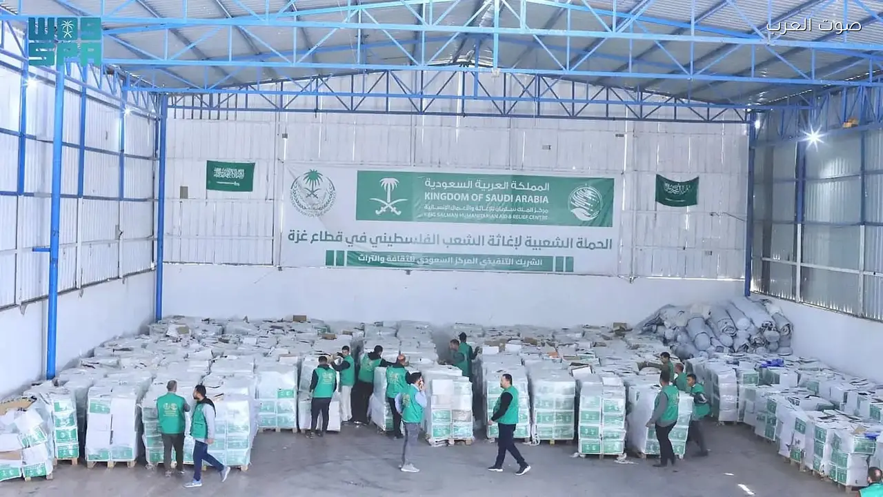 وصول قافلة مساعدات إنسانية جديدة من «سلمان للإغاثة» إلى غزة