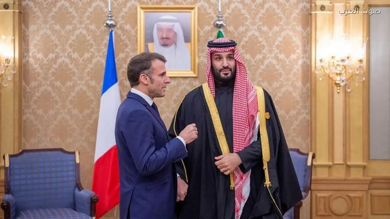 ولي العهد يناقش تطورات الشرق الأوسط مع الرئيس الفرنسي