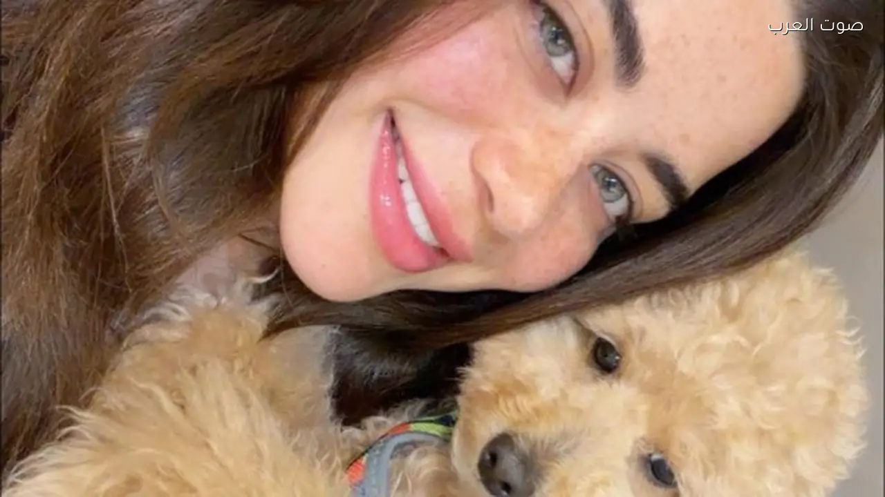 يارا السكري تتألق بإطلالة جديدة مع كلبها