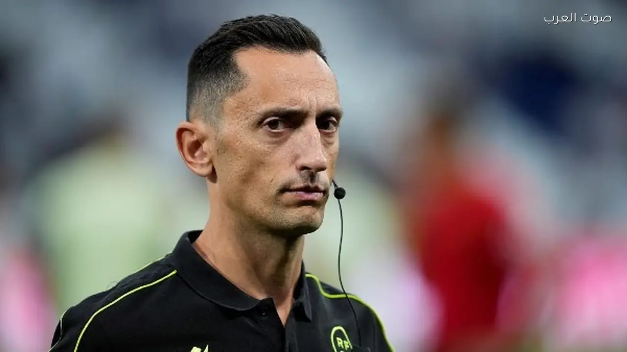 يويفا يكشف طاقم حكام مباراة ليفربول وباريس سان جيرمان