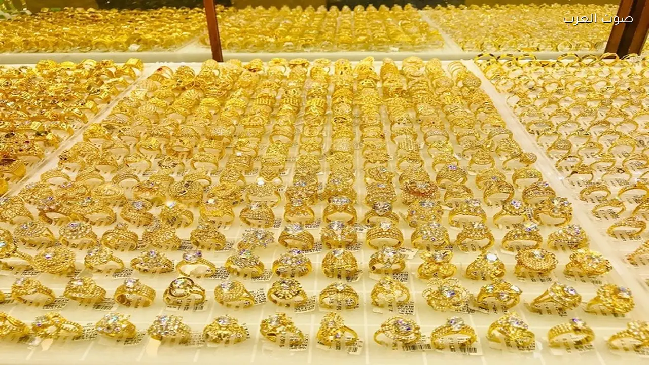 أسعار الذهب في السعودية تتجاوز 17 ألف ريال للأوقية مع تزايد الإقبال على الشراء