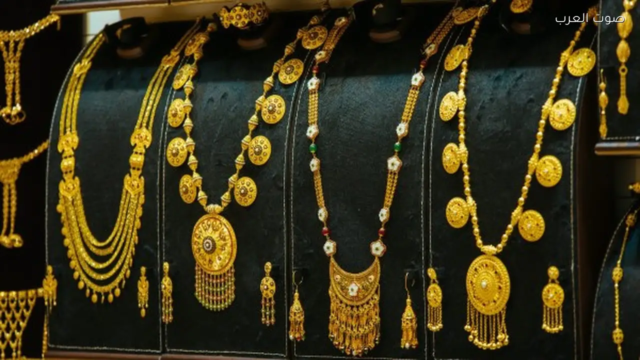 تراجع سعر الذهب عيار 21 في ختام تعاملات الإثنين