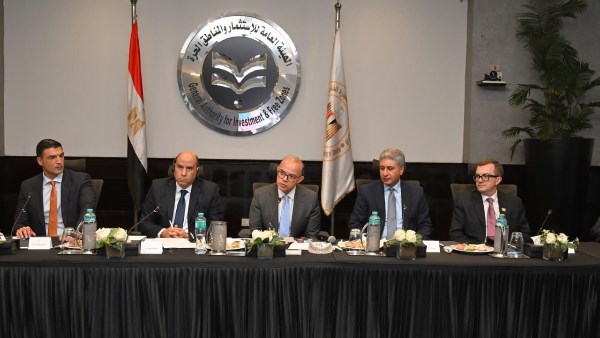 6 وزراء يبحثون مع البنك الدولي استراتيجية الاستثمار الأجنبي المباشر