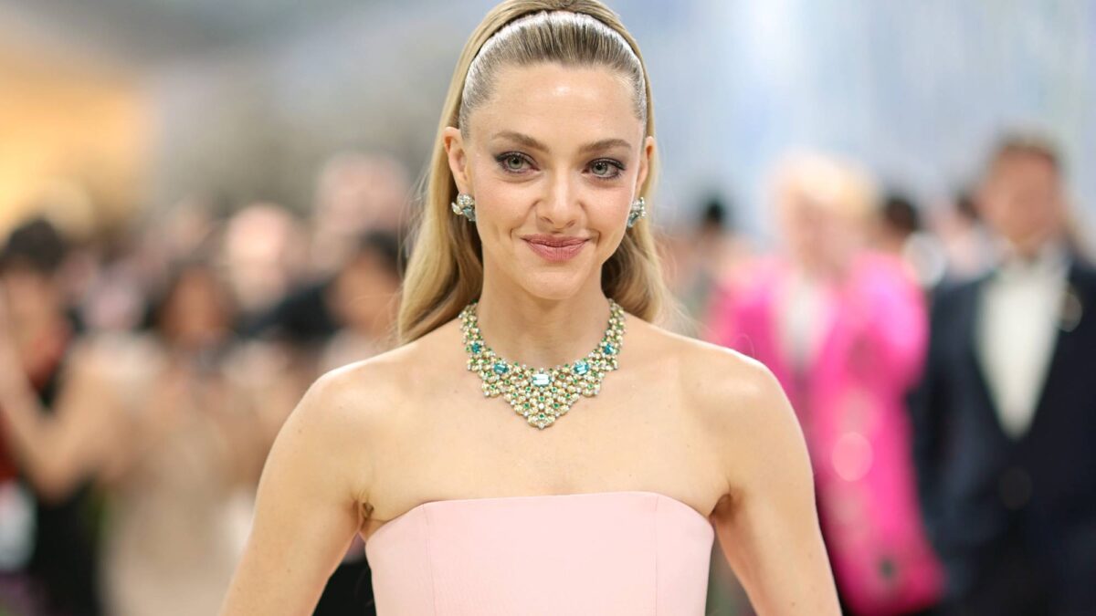 Amanda Seyfried learned to play entire ‘Blue’ album for shelved Joni Mitchell project