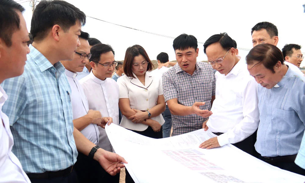 Bắc Ninh trao Giấy chứng nhận quyền sử dụng đất cho Nhà thờ họ đạo Ngô Thôn
