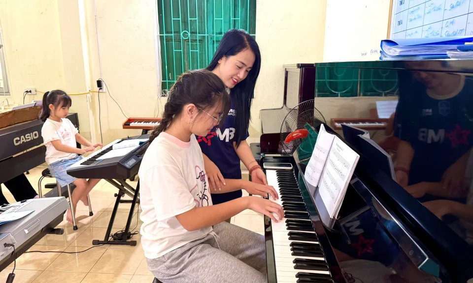 Ein abwechslungsreicher Sommer mit Sport- und Kunstkursen – Cao Bang Online-Zeitung