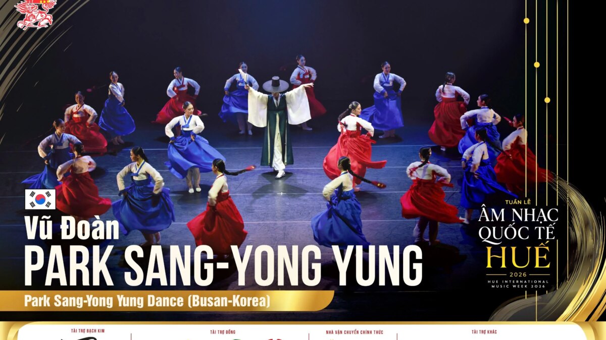 El grupo de danza Park Sang-Yong-Yung trae el espíritu de la tradición coreana a Hue.
