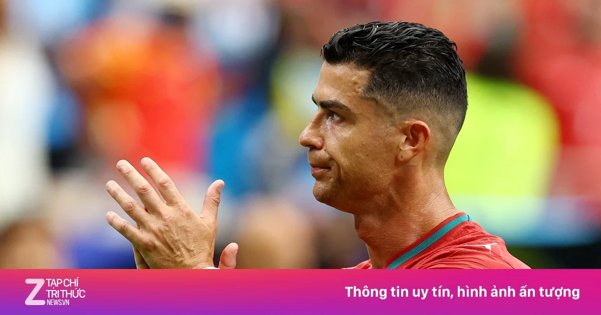 HLV Bồ Đào Nha sợ phải thay Ronaldo?