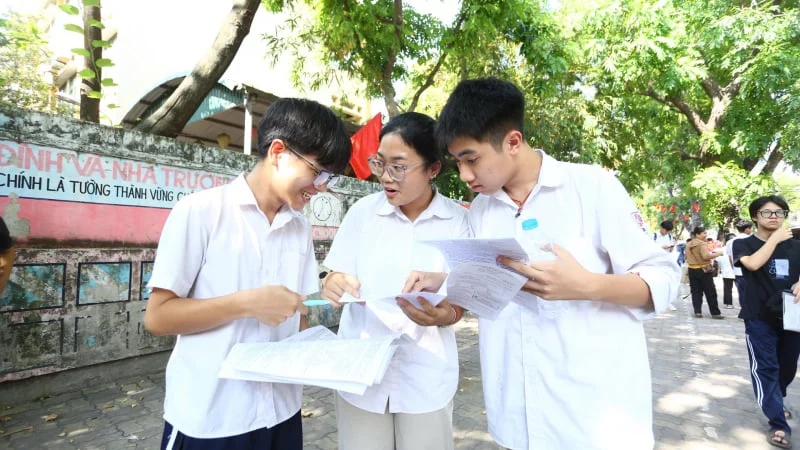 Hà Nội chính thức công bố điểm chuẩn lớp 10 năm 2026: Điểm bất ngờ cao chót vót