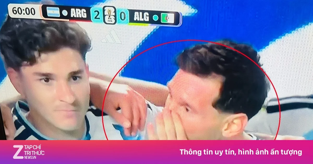 Hình ảnh Messi che miệng gây tranh cãi