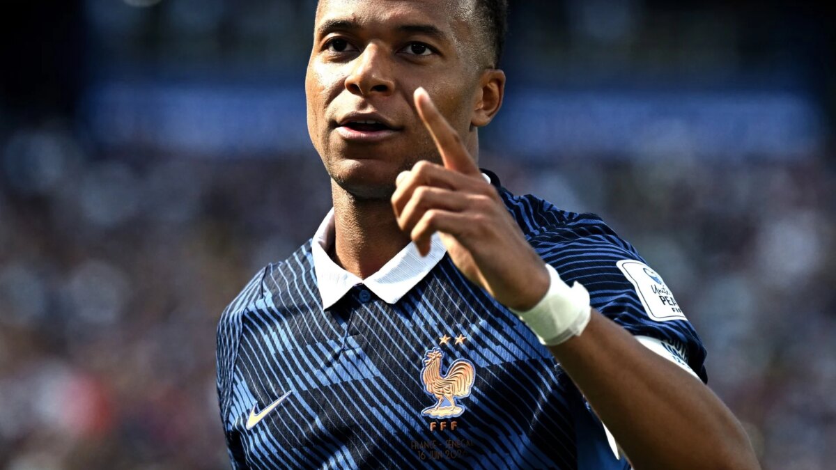 Iraks Trainer Graham Arnold: Wir brauchen “drei Torhüter”, um Mbappé zu stoppen.