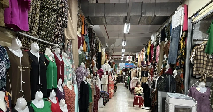 Le marché traditionnel est désert.