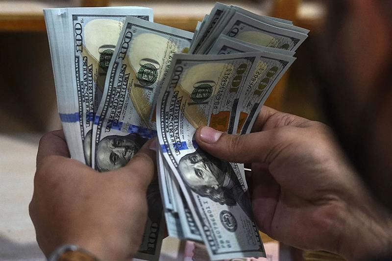Les transferts des Egyptiens de l’étranger ont grimpé de 33,2% lors des dix derniers mois