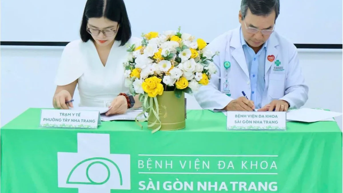 L’hôpital général de Saigon Nha Trang et le centre de santé du quartier de Tay Nha Trang signent un accord de coopération.