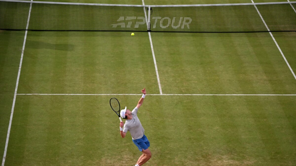 Steve Johnson says if he is worried about the future of Queen’s given lack of star quality in field this year