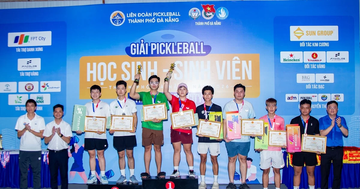 Turnamen Pickleball Pelajar Kota Da Nang: Hampir 100 medali diberikan kepada pemain-pemain berprestasi.