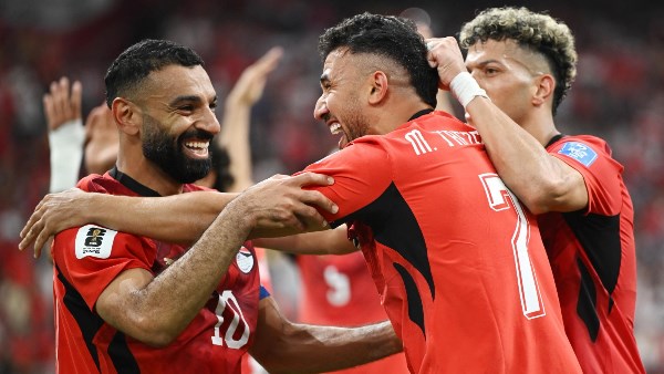 أحمد الطيب: حسام حسن سبب الحيوية والطاقة والشغف إللى ظهر بها محمد صلاح وإمام عاشور