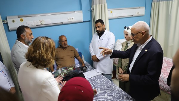 أعضاء لجنة الشؤون الخارجية بمجلس النواب الهولندي يتفقدون مستشفى العريش العام