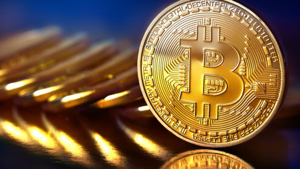 أعلى مستوى في أسبوعين.. بتكوين ترتفع 3% بعد وقف الحرب
