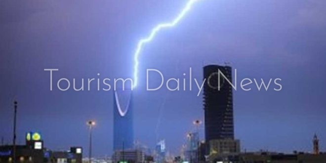 أمطار رعدية ورياح مثيرة للأتربة بعدة مناطق سعودية وتحذيرات من تقلبات جوية