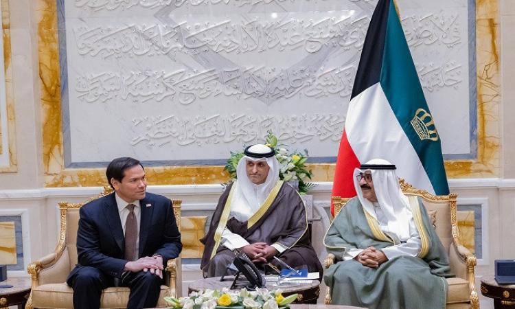 أمير الكويت يبحث مع وزير الخارجية الأمريكي مستجدات الأوضاع في المنطقة