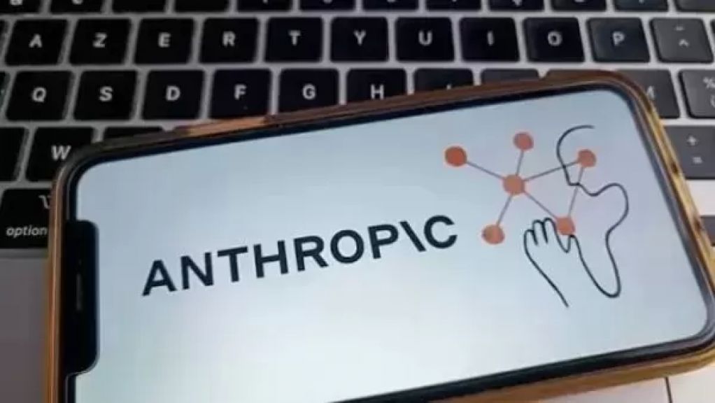 أنثروبيك تعزز حصتها السوقية مع وصول منصة كلود إلى عتبة المليار زيارة