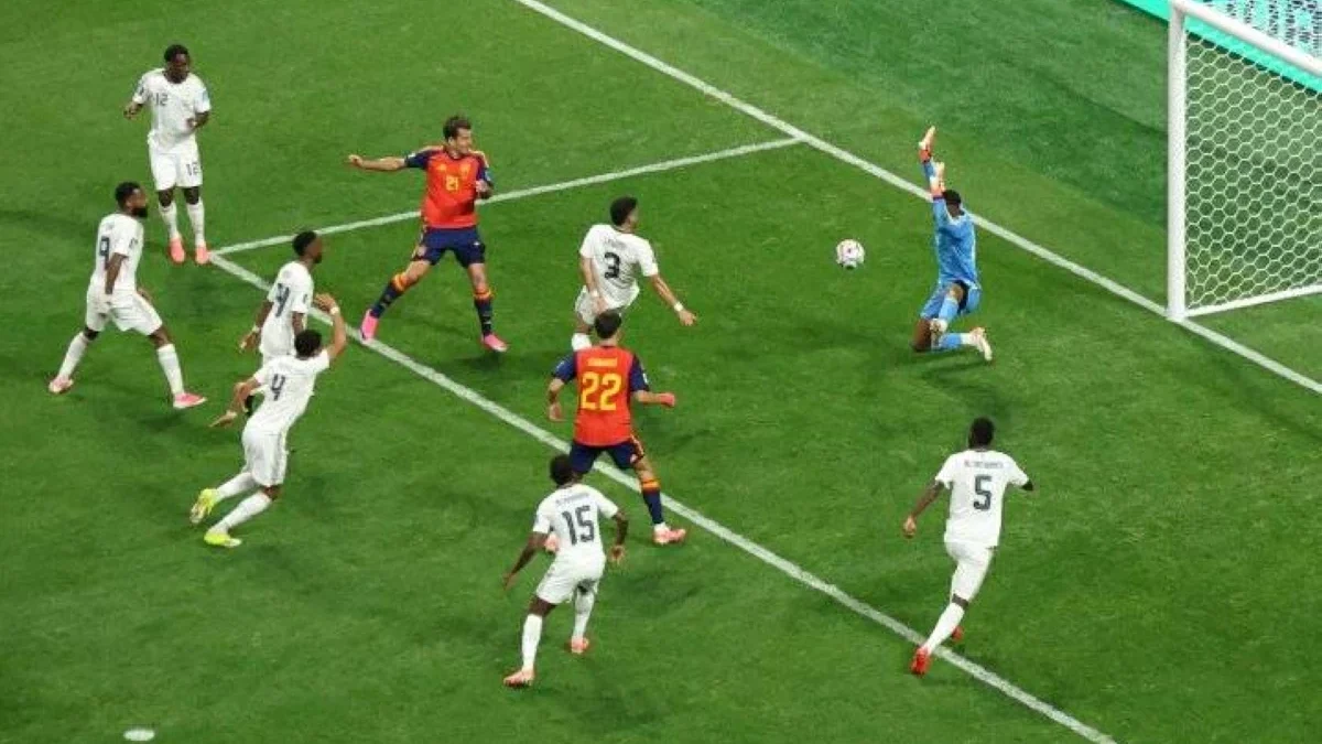 إسبانيا تفاجئ السعودية بـ 3 أهداف في أول 24 دقيقة (فيديو)
