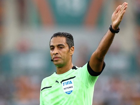 إشادة أرجنتينية بالحكم أمين عمر قبل مواجهة الأرجنتين والنمسا في كأس العالم