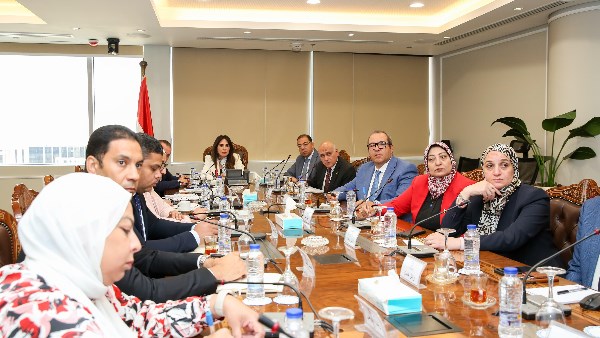 إنشاء محور مروري عرضي يربط بين الطرق الرئيسية الطولية في الإسكندرية